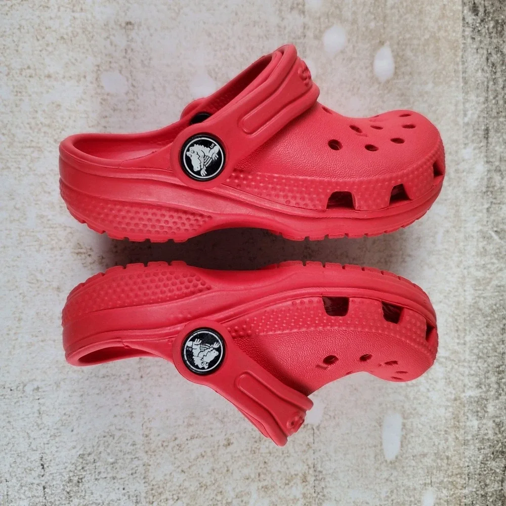 Crocs Classic Clog Kids Sz 7 C7 Red Rubber Round Toe Comfort Slip On Slingback